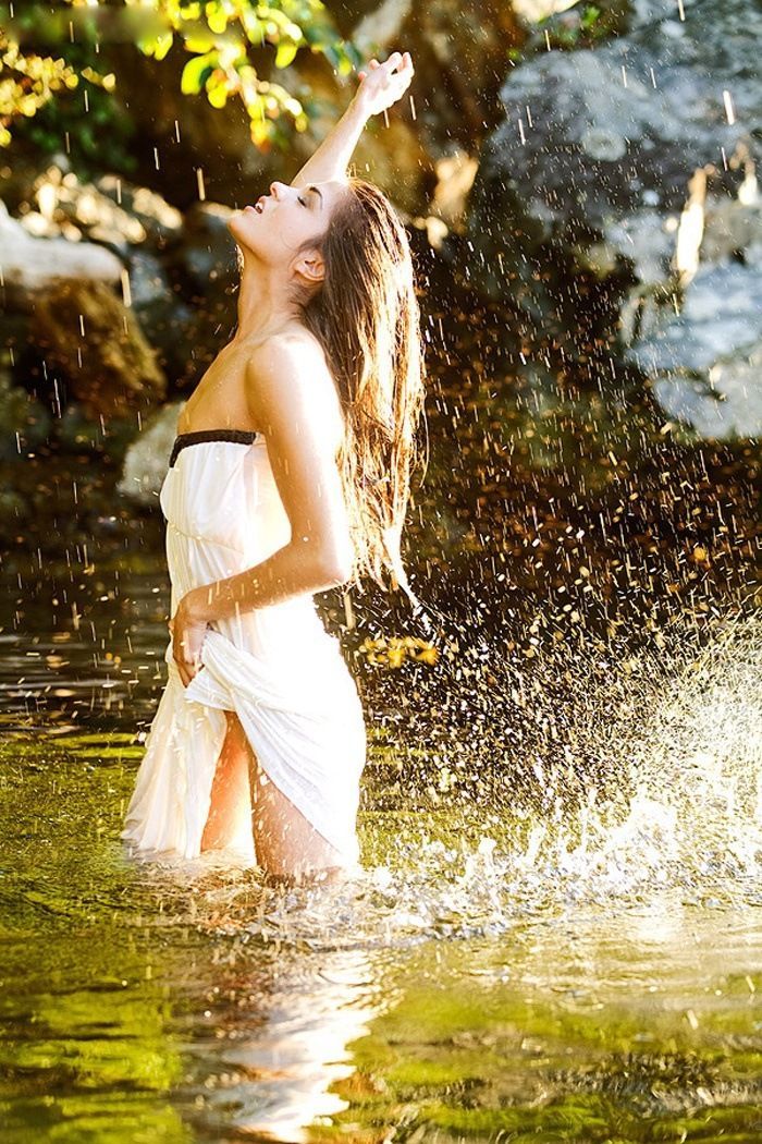 Marie Avgeropoulos in Riga