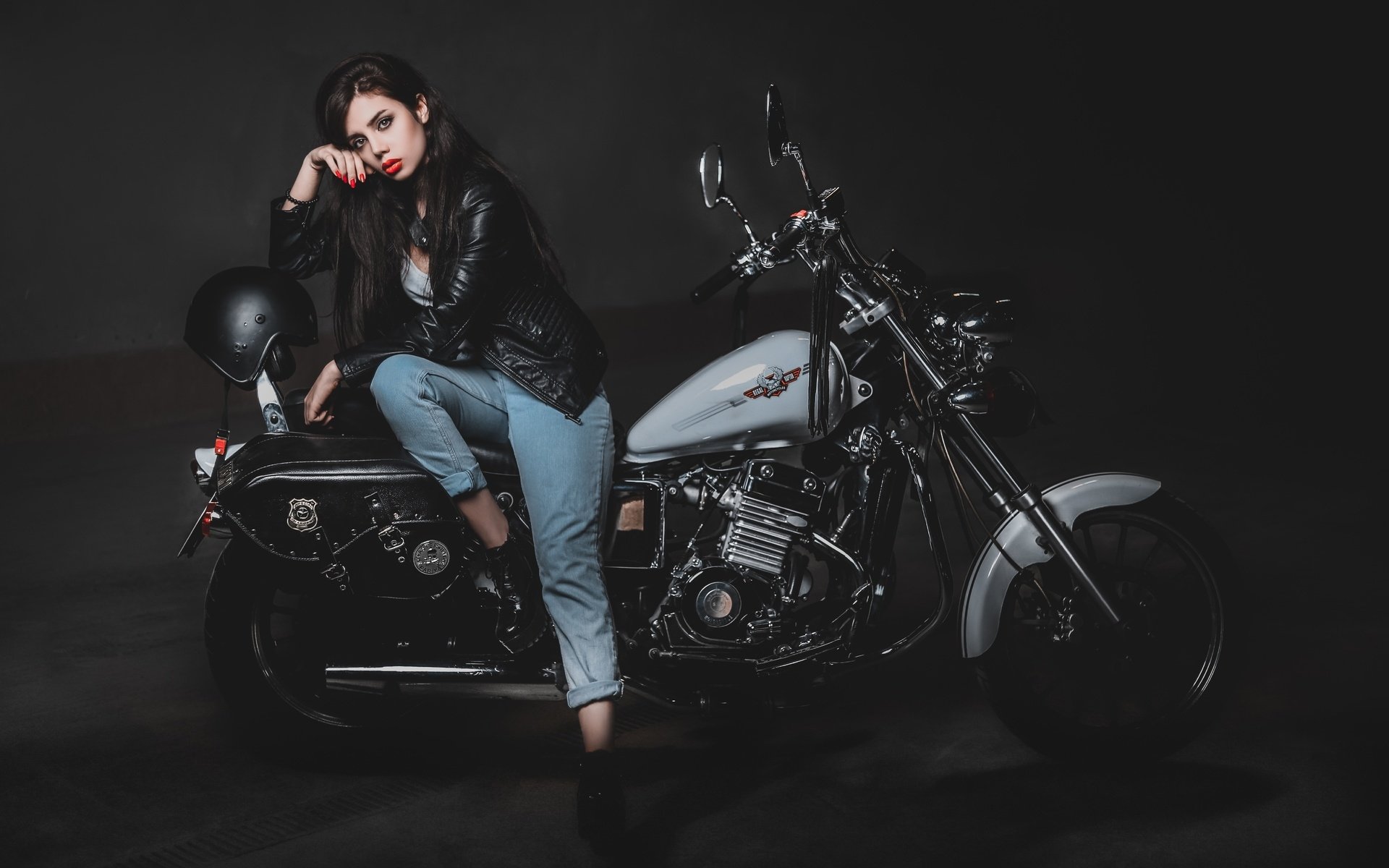 Biker girls: style and drive in Riga