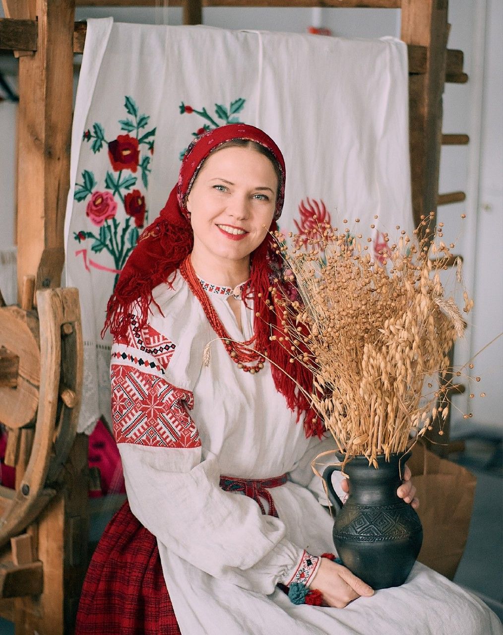 Women in Slavic costumes in Riga