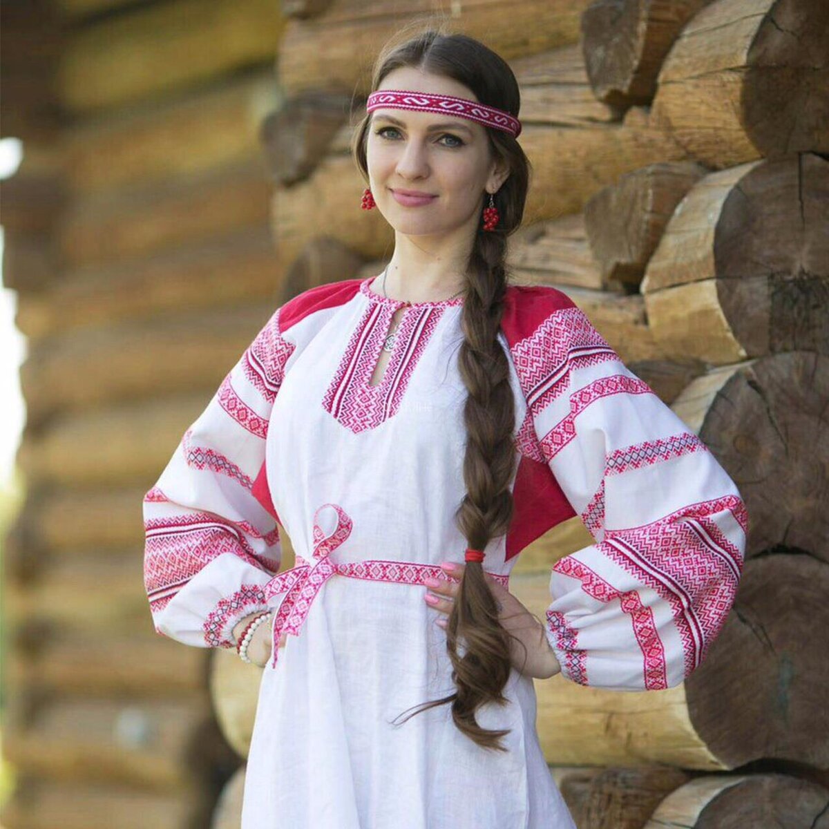 Girls in Slavic costumes in Riga