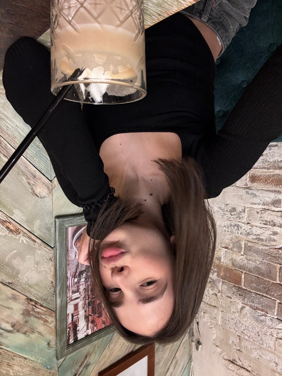 Fresh photos, fresh mood — Tina online in Riga